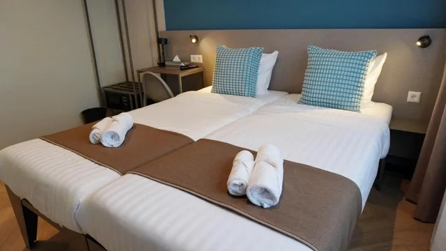 غرفة كبيرة بسريرين منفصلين، Hotel Fogo Amsterdam 5/8