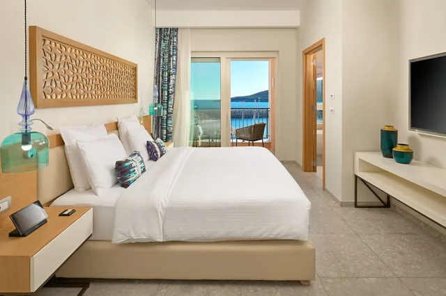 غرفة غراند ديلوكس بسرير كينج بإطلالة على البحر، The Chedi Lustica Bay Hotel 5/10