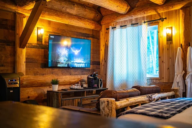 Deep Woods, Woods, Rustic, Cabin, King Bed، Boulder Mountain Resort 3/4