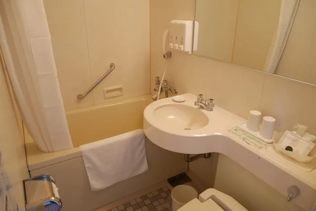 غرفة ثلاثية كبيرة بسريرين منفصلين مع سرير سحّاب إضافي، Yokohama Techno Tower Hotel Famiel 4/5