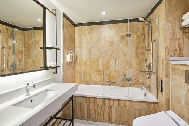 جناح كلوب، Marriott London Hotel Grosvenor Square 2/3