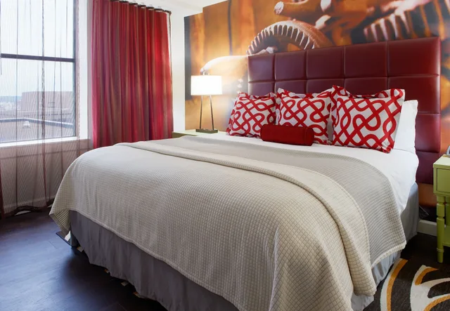 غرفة قياسية بسرير كينج، Hotel Indigo Nashville at The Countrypolitan 4/10