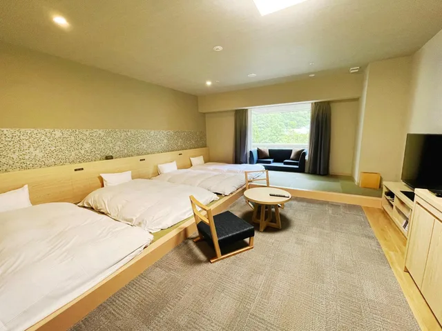 غرفة يابانية عصرية بفرشتي فوتون، Grandvrio Hotel Unazuki Onsen 1/5