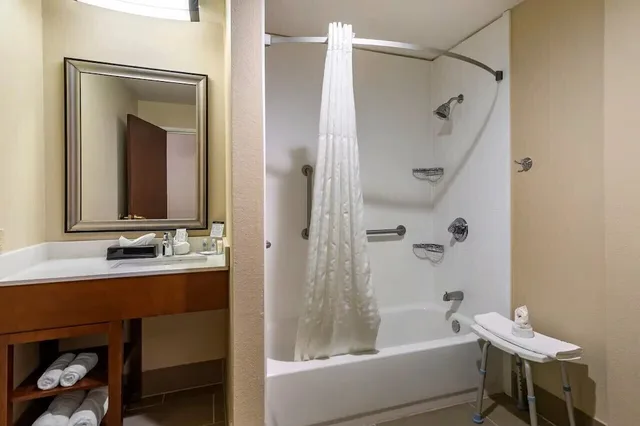 جناح بسريرين مزدوجين بغرفة نوم واحدة، Comfort Inn Paducah I-24 4/7