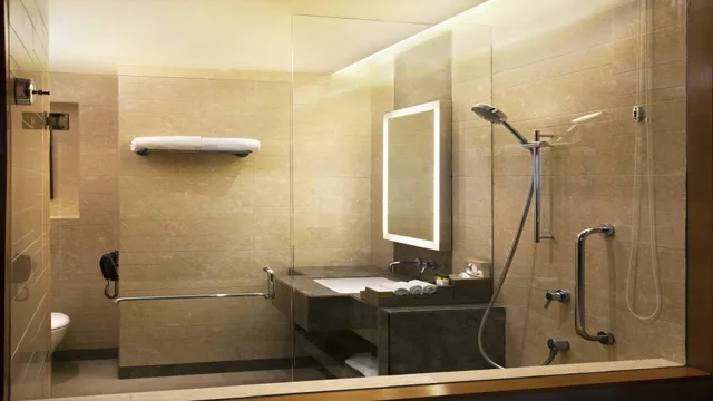 غرفة بسرير كينج بإطلالة على المسبح، Holiday Inn New Delhi Mayur Vihar Noida 8/9