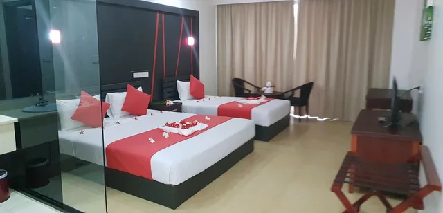 Deluxe, Queen Bed, Nasau Resort & Villas 1/1