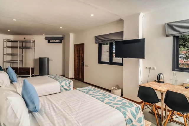 Superior, Twin Beds, Komodo Suites Downtown 5/10
