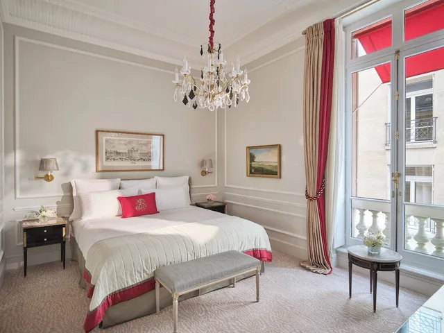 جناح سوبيريور بسرير كينج، Hotel Plaza Athenee 2/4