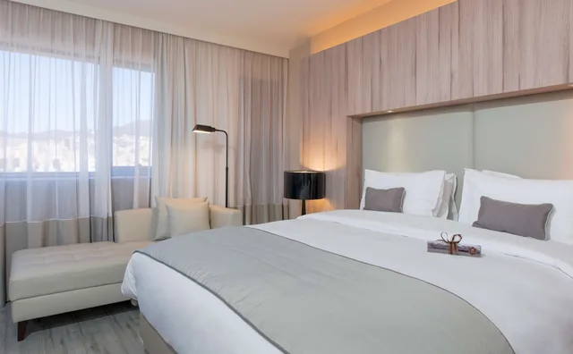 Business Class Queen Non-Smoking، Radisson Blu Hotel Belo Horizonte Savassi 3/6