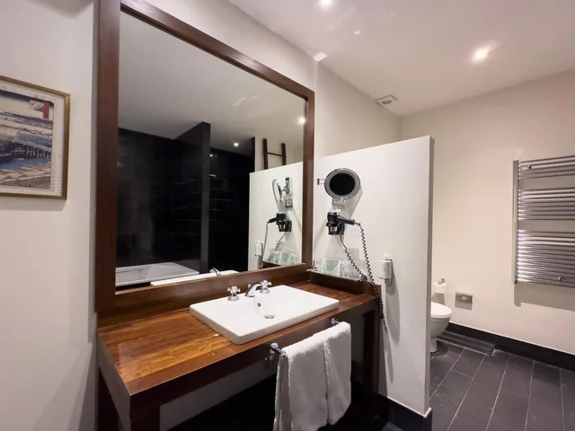 Deluxe, Double or Twin Bed, Shared Lounge Access، Hotel Market 4/6