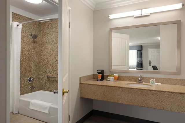 Standard, 2 Queen Beds, Quality Inn Lake Elsinore 10/10