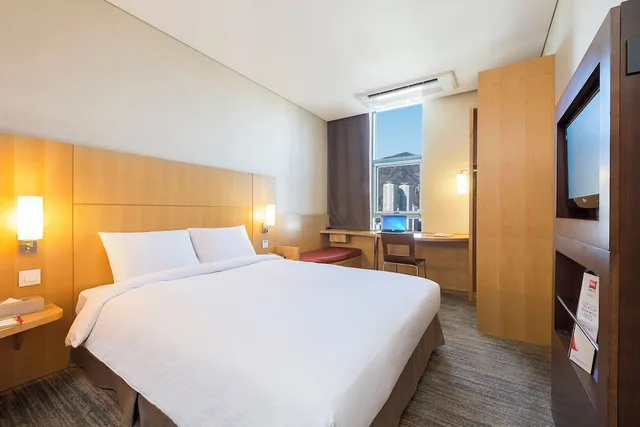 غرفة قياسية بسرير كوين، Central 7 Hotel 3/9