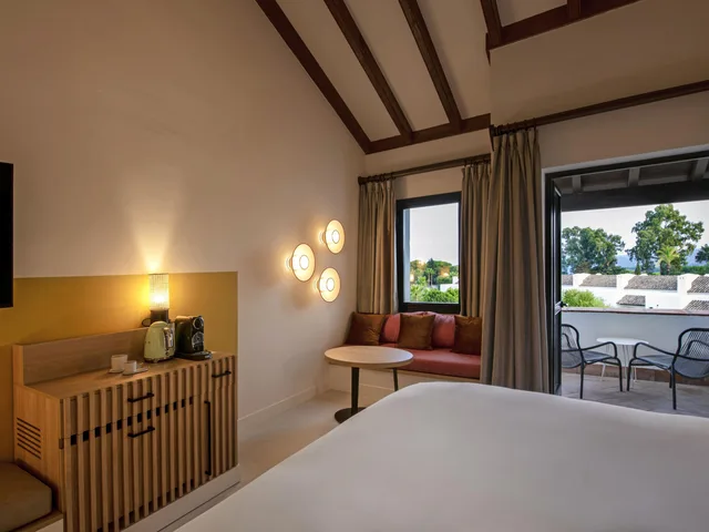 غرفة عائلية بسرير كينج، SO/Sotogrande Spa & Golf Resort Hotel 3/8