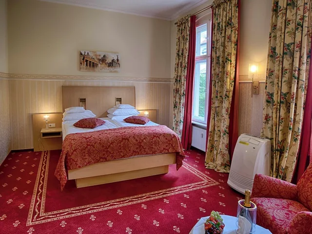 غرفة غراند كلاسيكية بسرير كوين وسرير فردي، HOTEL AUGUSTA 5/6