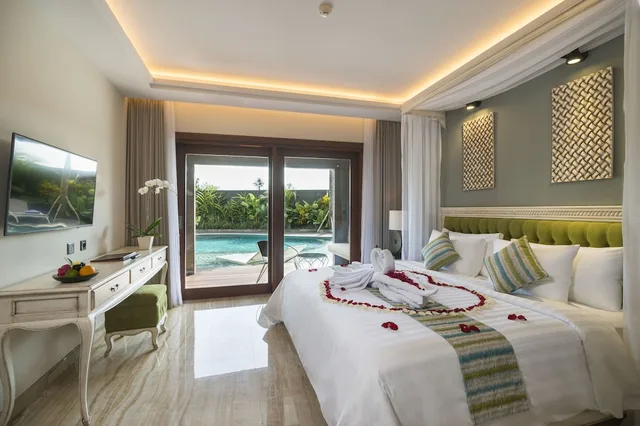 Honeymoon, Lagoon, Suite, King Bed، Sense Canggu Beach Hotel 2/5