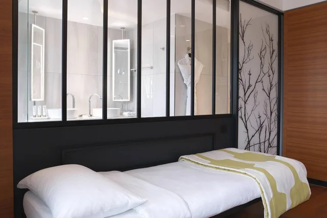 Skyline, Suite, Skyline View، Renaissance Paris Republique Hotel 2/10