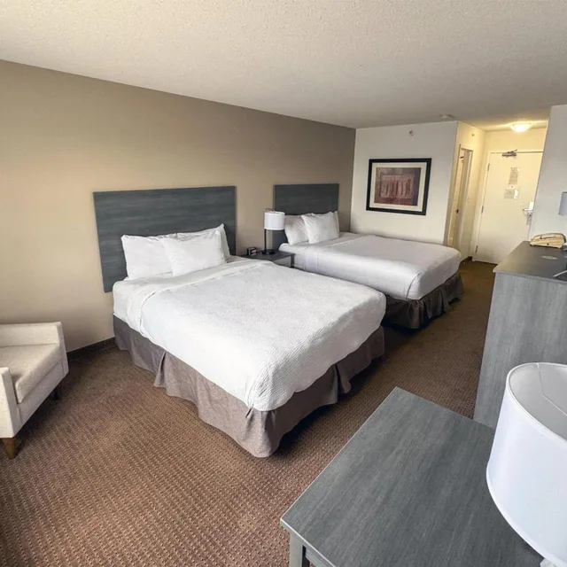 Room, King Bed, 2 Queen Beds, Ramada by Wyndham Sherwood Park 6/10