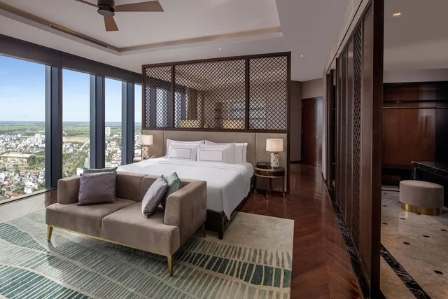 جناح رئاسي بسرير كينج وسريرين منفصلين، Melia Vinpearl Hue 4/5