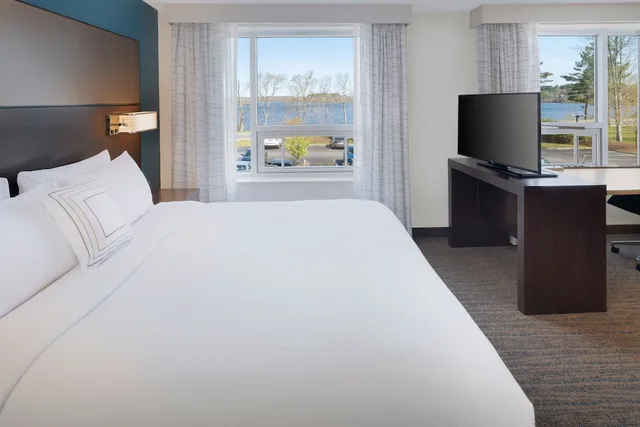 جناح بإطلالة على البحيرة بغرفة نوم واحدة لذوي الإعاقة، Residence Inn By Marriott Boston Bridgewater 1/3