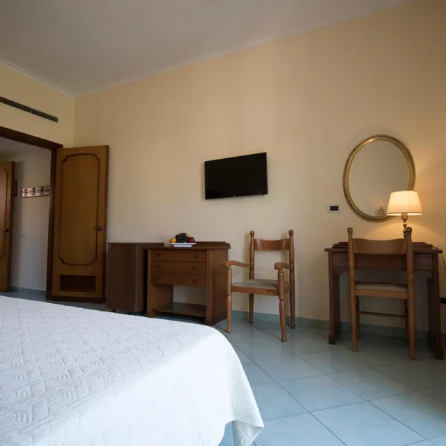 غرفة بسرير مزدوج أو سريرين منفصلين، Hotel Terme Alexander 4/4