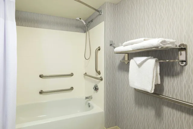 غرفة، Springhill Suites Louisville Downtown 3/4