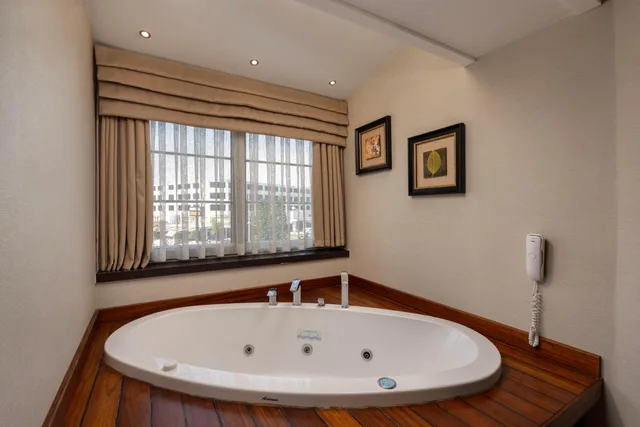 غرفة ديلوكس بسرير كوين بجاكوزي، Limak Lara De Luxe Hotel and Resort 6/8