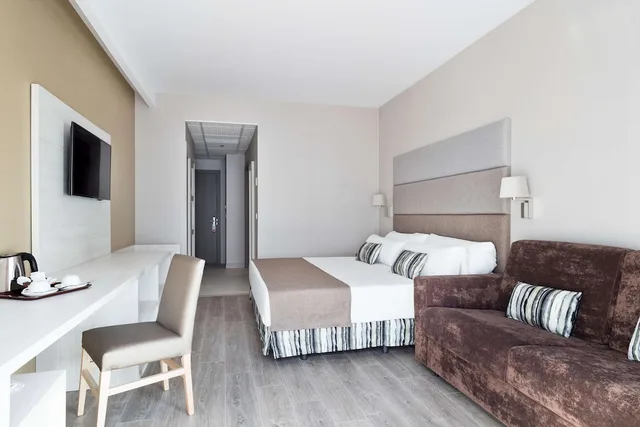 Superior, Single, 2 Double Beds، Best Costa Ballena 2/6