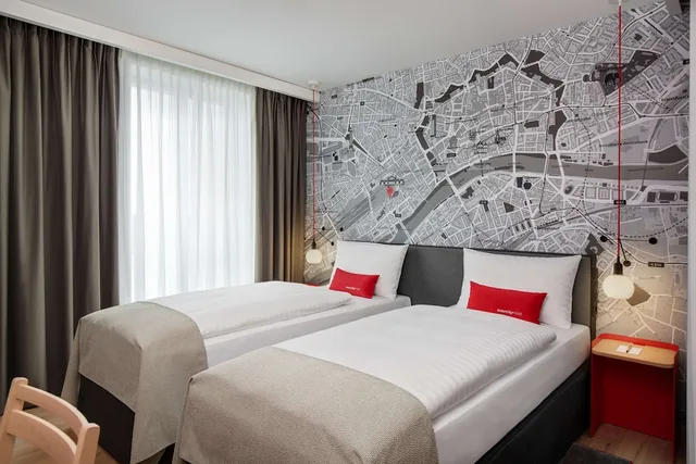 Superior, Twin Beds, Intercity Hotel Frankfurt Hauptbahnhof Sud 2/5