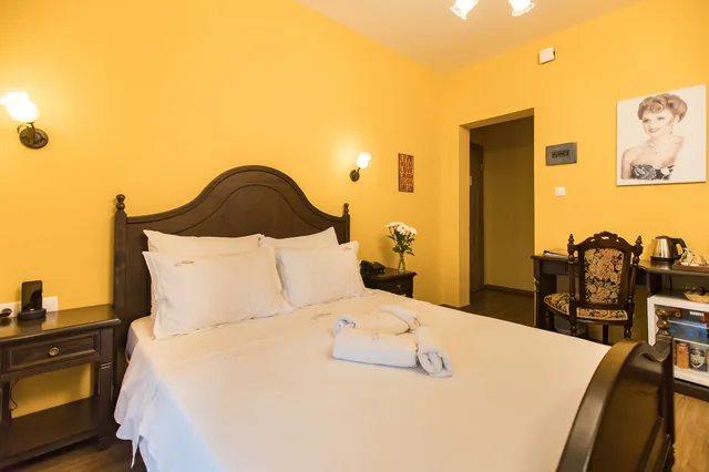 غرفة كلاسيكية بسرير مزدوج بإطلالة على الحديقة، Theatro Hotel Odysseon 8/9