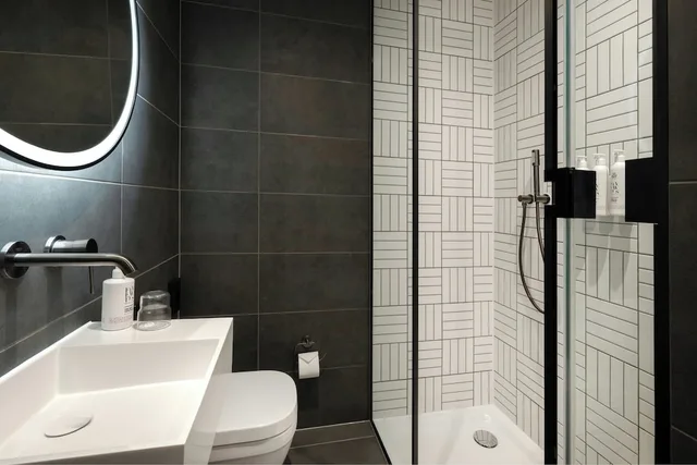 غرفة بسرير كوين، Moxy London Piccadilly Circus 7/7