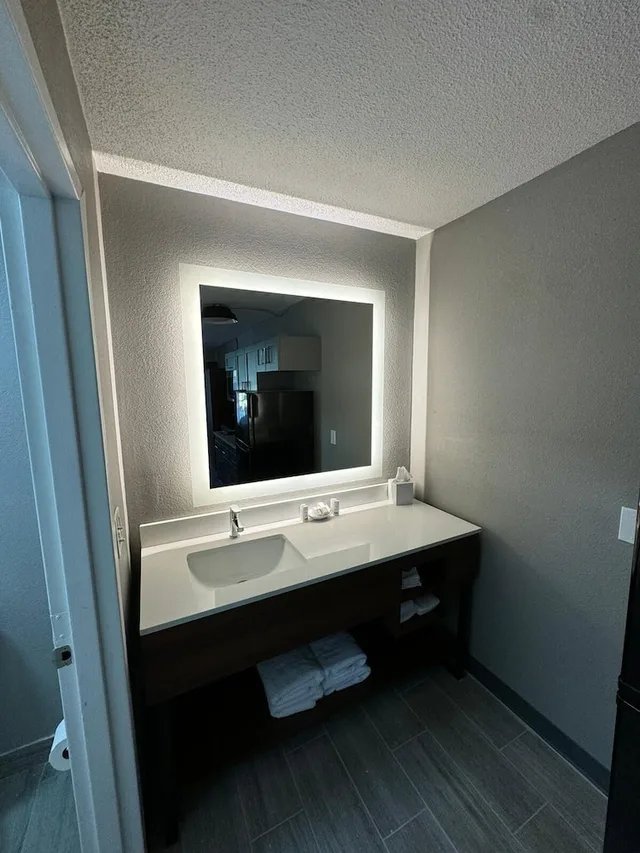 Haven, Suite, 2 Queen Beds، Wyndham Garden Columbia/Ft. Jackson 4/4