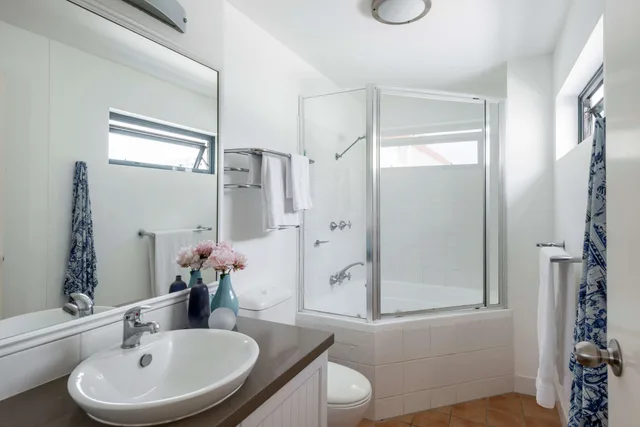 غرفة تنفيذية بسرير كوين وسريرين منفصلين بغرفتي نوم، Oaks Gold Coast Calypso Plaza Suites 3/4