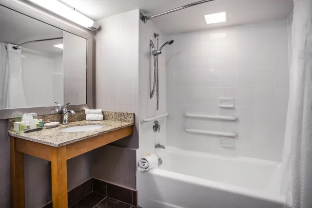 Room, Double Bed, Accessible, Holiday Inn Saratoga Springs 2/2