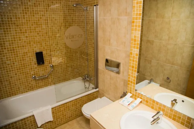 غرفة قياسية بسرير مزدوج أو سريرين منفصلين، Hotel Vertice Aljarafe 7/7