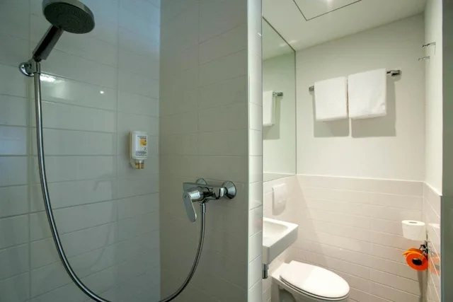 غرفة عائلية، easyHotel Rotterdam City Centre 3/3