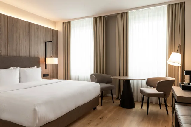 غرفة ديلوكس بسرير كينج، AC Hotel by Marriott Berlin Humboldthain Park 2/5