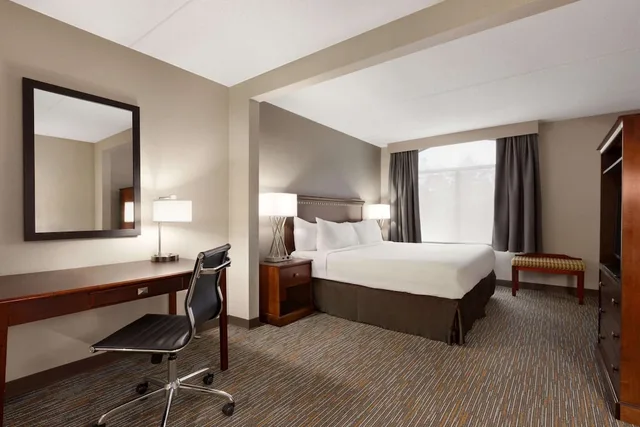 غرفة قياسية بسرير كينج يُسمح فيها بالحيوانات الأليفة لذوي الإعاقة، Wingate By Wyndham Bridgeport Wv 5/5