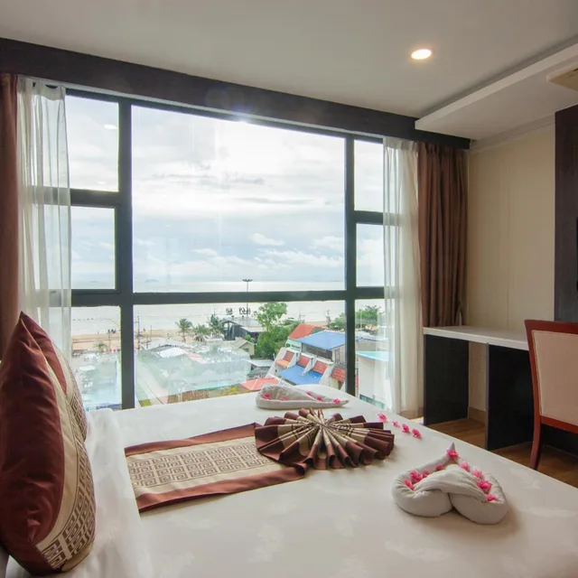جناح بسرير كينج بإطلالة على البحر، Golden Jomtien Beach Hotel 6/10