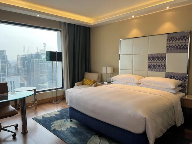 غرفة كلوب بسرير كينج، Renaissance Dhaka Gulshan Hotel 5/10