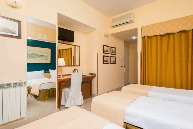 Standard, Triple, 1 Double and 1 Single Bed, SAN PAOLO 1/5