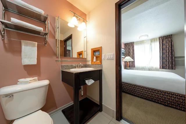 غرفة بسرير كينج، District Hotel 8/8