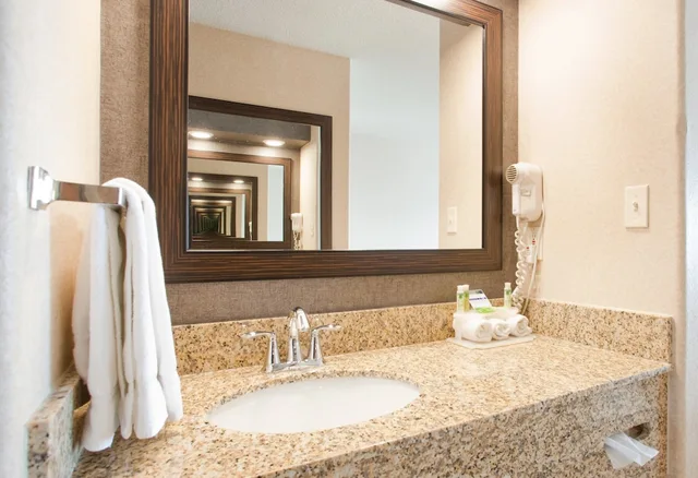 غرفة قياسية بسرير كينج، Holiday Inn Express Hotel Suites Beatrice 10/10