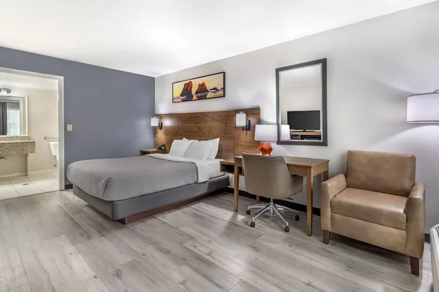 غرفة قياسية بسرير كوين للمدخنين، Quality Inn Andrews, NC 3/9