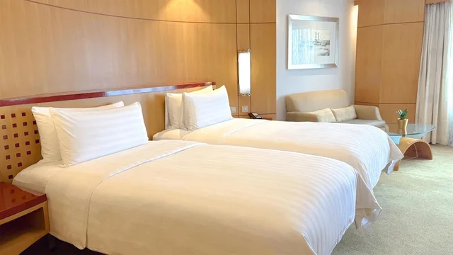 Deluxe, Twin Beds, Makati Shangri-La 1/10