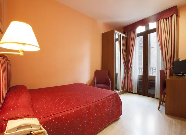Room, King Bed, Alba Hotel 4/7