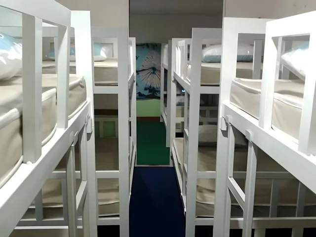 Mixed Dorm, 10 Beds, 4 Bunk Beds، Hatyai Backpackers Hostel 1/4