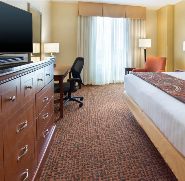 غرفة بسرير كينج لذوي الإعاقة، Drury Inn Suites Mt Vernon 4/6
