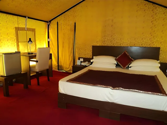Swiss, Tent، Flag House Resort 1/1