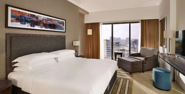 غرفة بسرير كينج بإطلالة على القناة، Hyatt Regency Birmingham 3/4