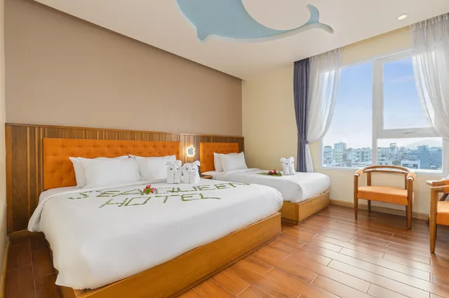 Family, 1 Double and 1 Single Bed, Sea Queen Hotel 1/1